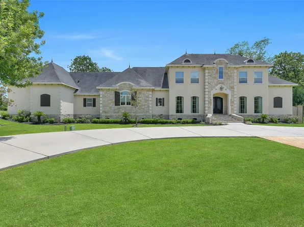 2901 Green Tee Dr, Pearland, TX 77581