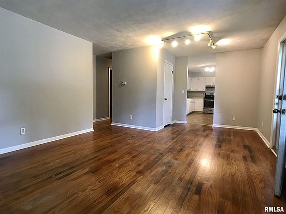 4th image of 503 S Eason Dr