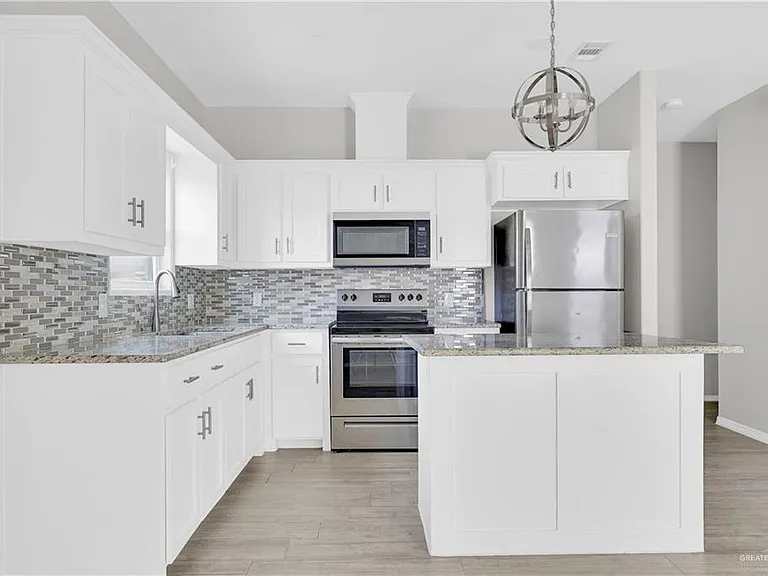 5201 N Winona Dr #3 — Photo 6