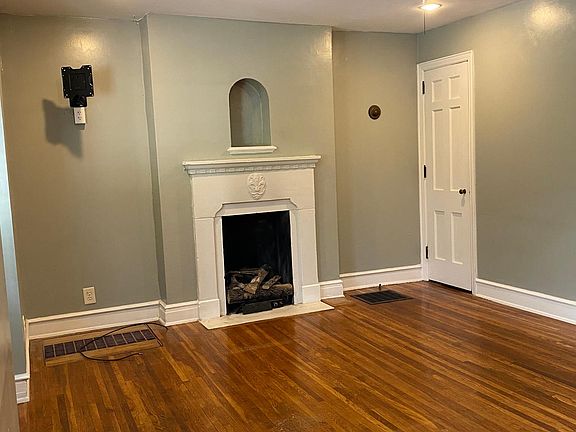 4th image of 235 Rhoads Ave