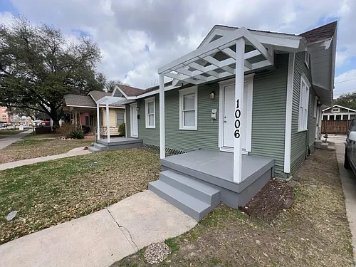 1006 Studewood St Photo 1