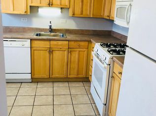 8537 Niles Center Rd APT 3A, Skokie, IL 60077