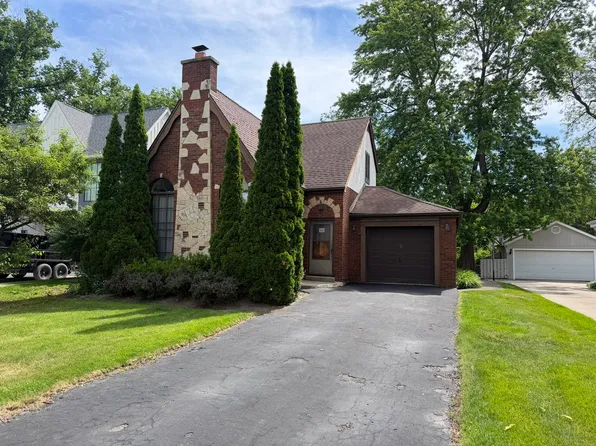 165 S Fairview Ave, Elmhurst, IL 60126