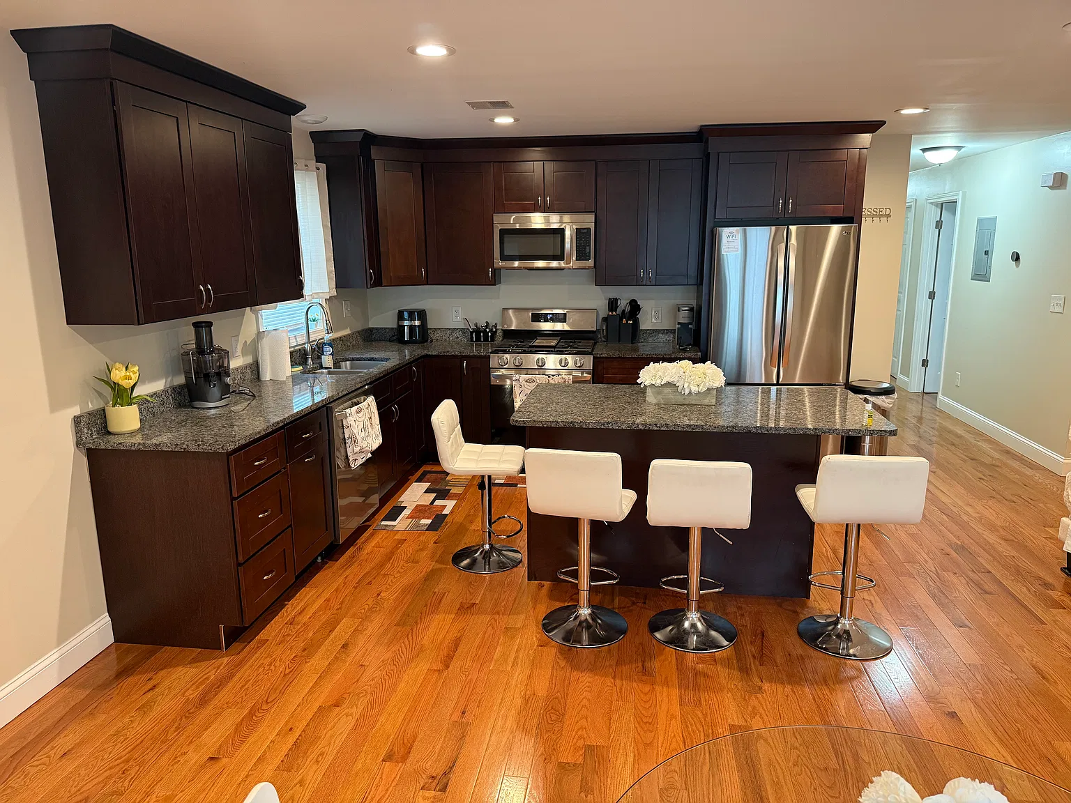 3 bed, $1,500 — Photo 3