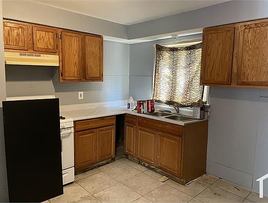 4th image of 8546 Jenny Dr