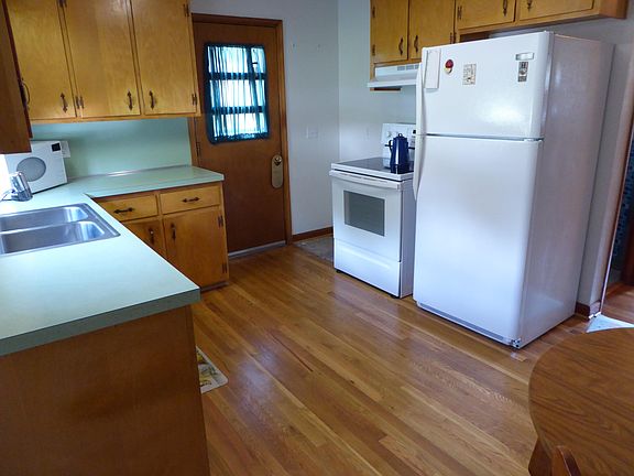 5th image of 525 Diamond Ave