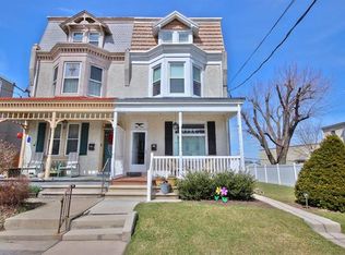 59 E High St, Topton, PA 19562