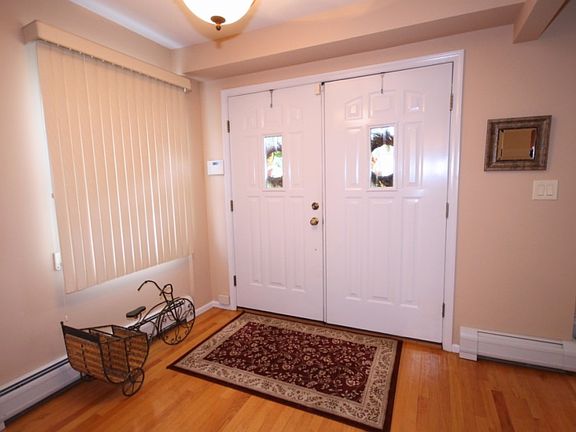 3rd image of 177 Abingdon Ave