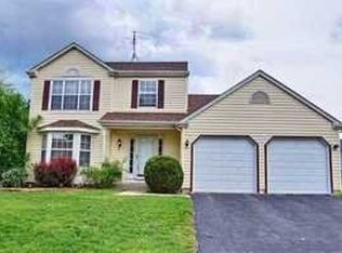 17 Harrison Ln, Streamwood, IL 60107