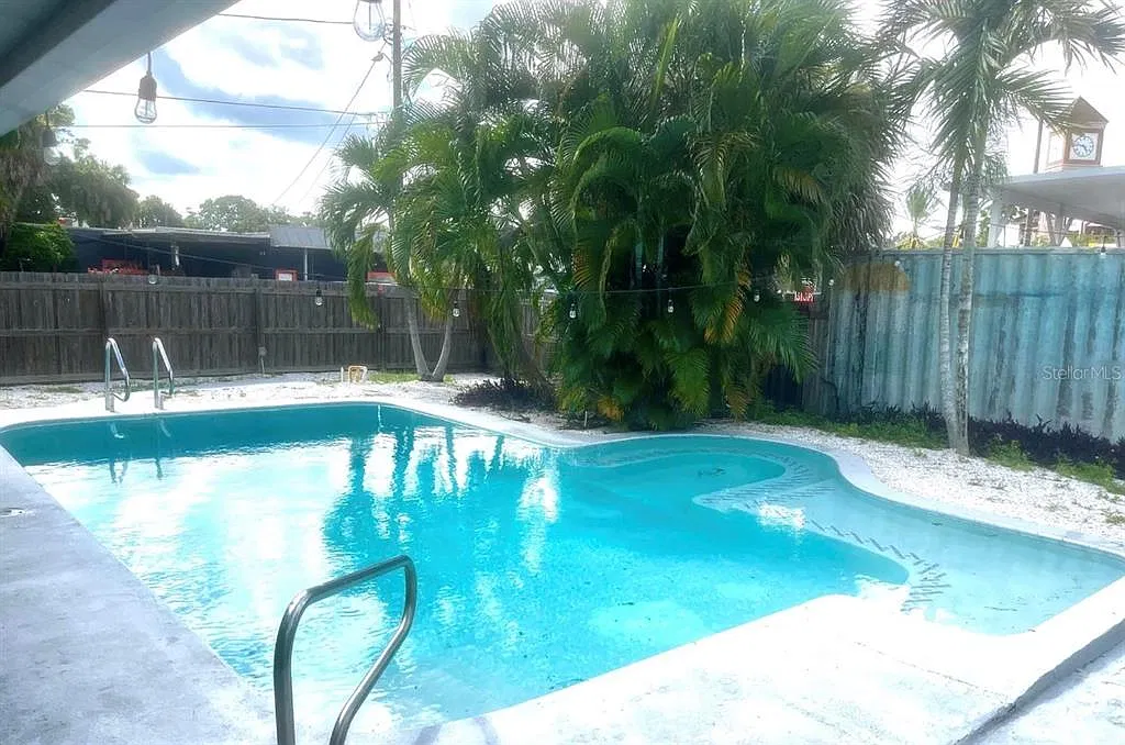 1 bed, 1.0 bath, 480 sqft, $1,600 — Photo 3