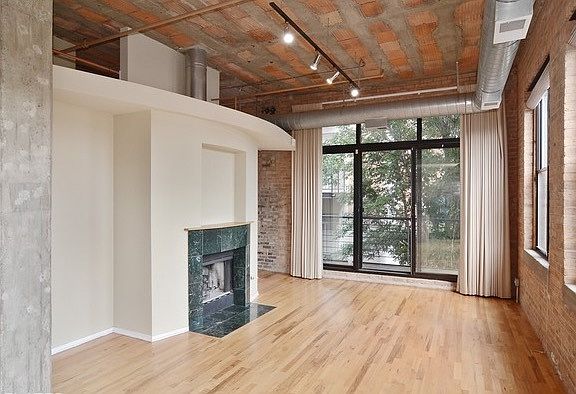 4th image of 2342 W Saint Paul Ave APT 213