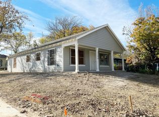 1136 E Tucker St, Fort Worth, TX 76104