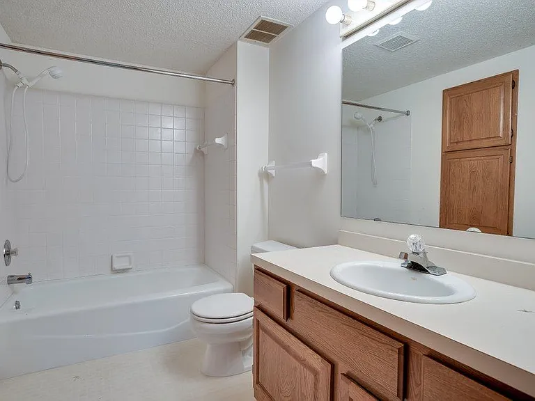 14813 Interlachen Ln — Photo 18
