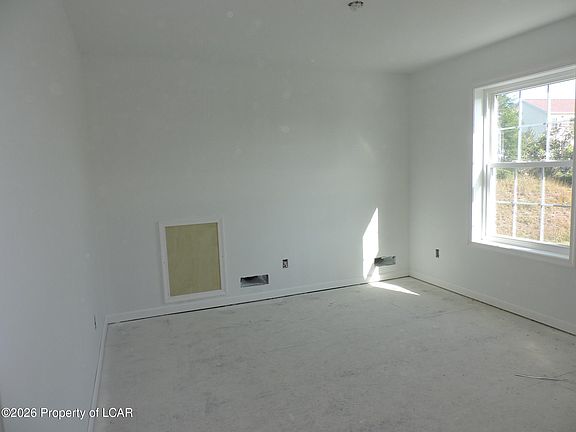 5th image of 44 Cremard Blvd