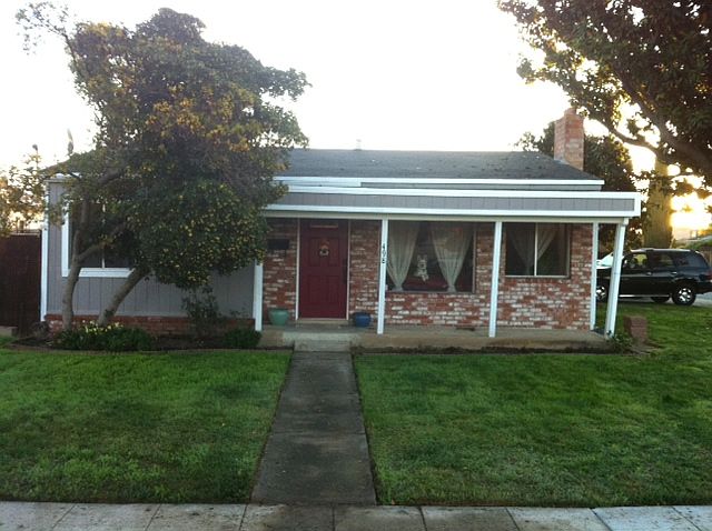 1st image of 498 Bradley Ave