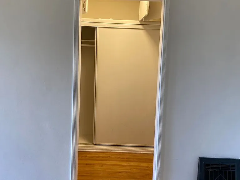 2406 Grandview Ave — Photo 9