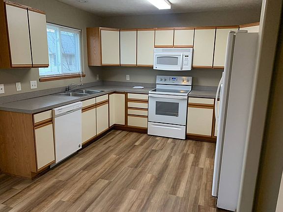 2nd image of 6620 Shadow Pines Pl