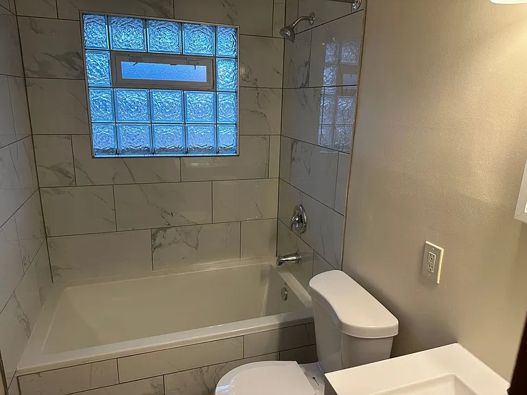 4707 W Wells St — Photo 9