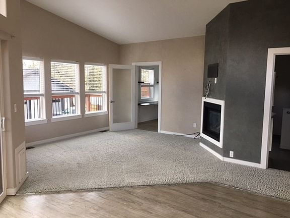 5th image of 19895 Alderwood Cir #1