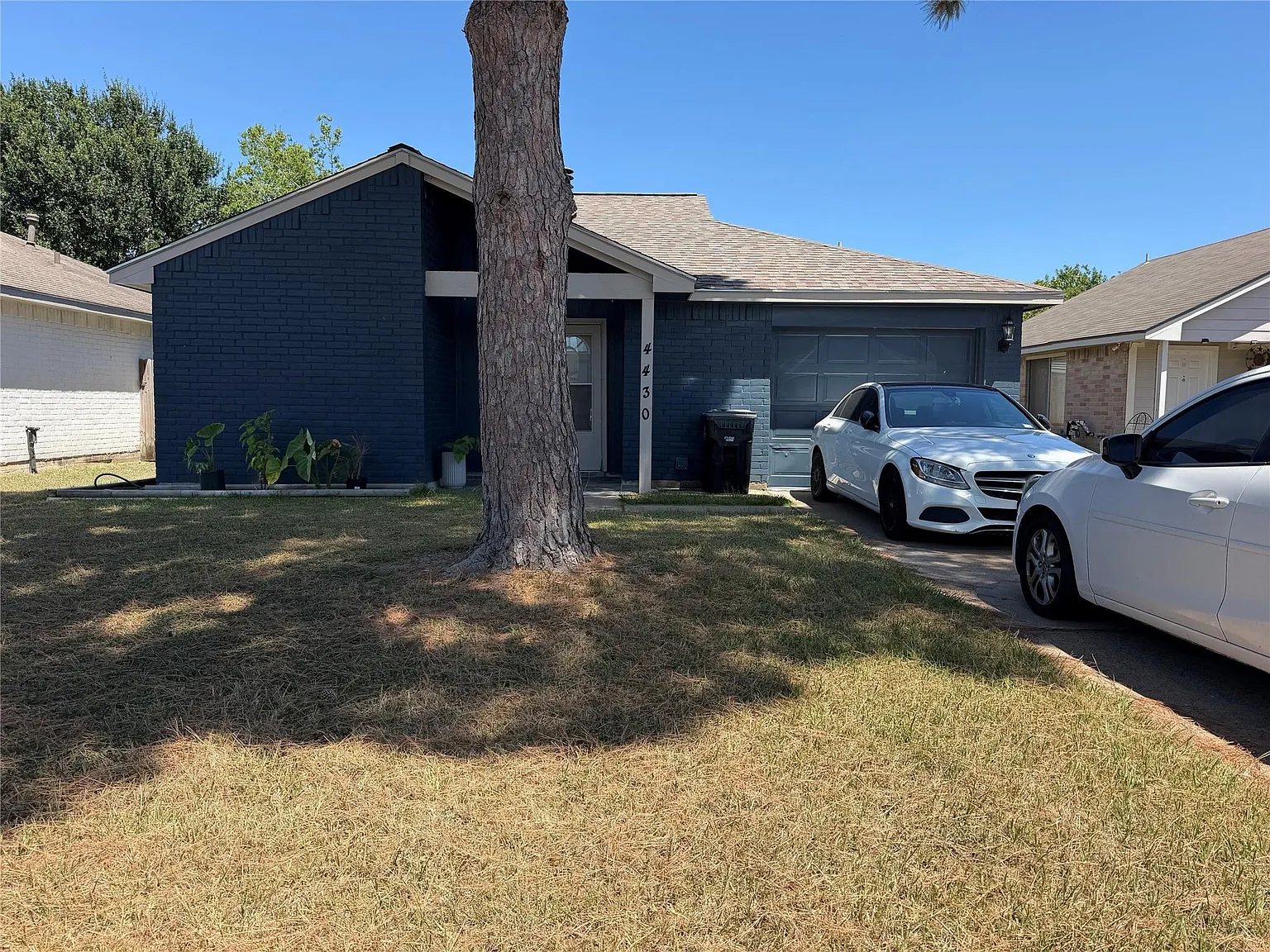 2 bed, 1.0 bath, 886 sqft, $1,595 — Photo 1