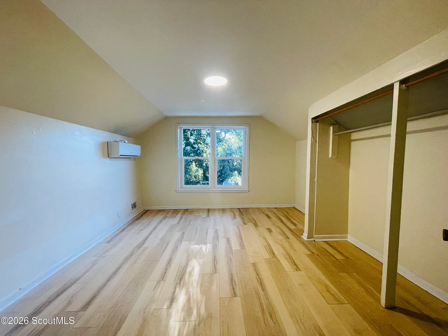 1 bed, 1.0 bath, 650 sqft, $975 — Photo 3