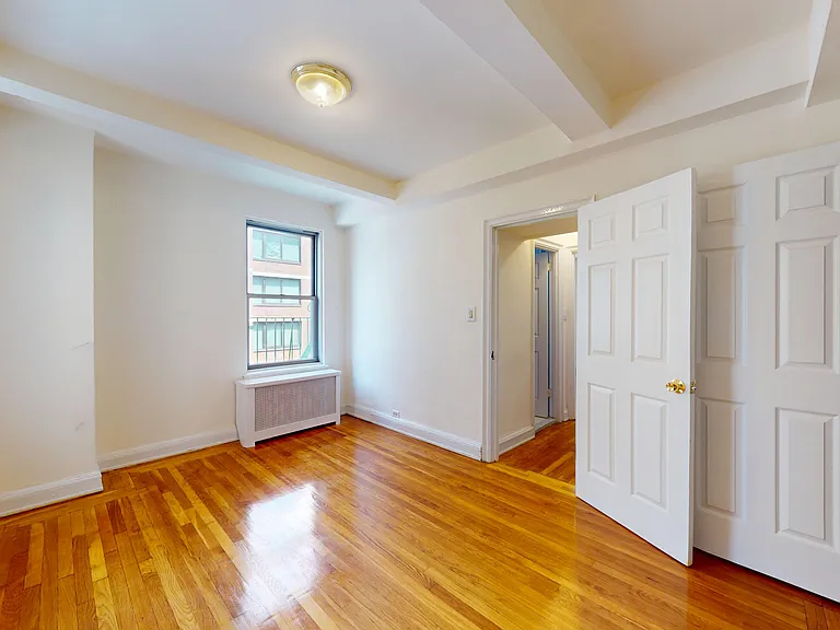 301 E 38th St #7J — Photo 9