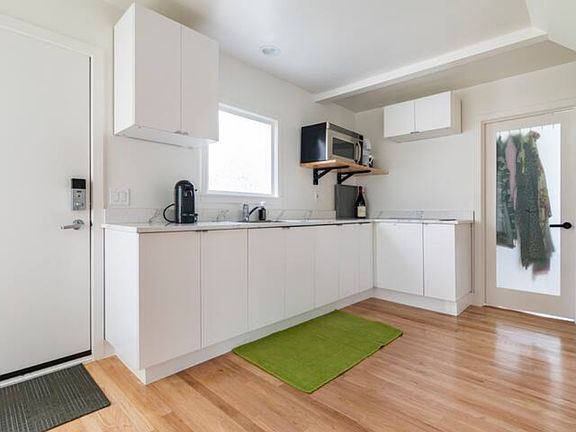 Kitchen full