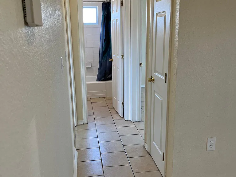 21463 Mallory Ave — Photo 9