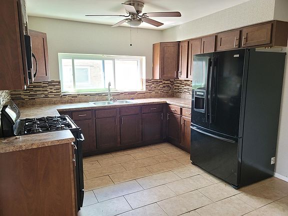 2nd image of 834 S 19th Ave #3A
