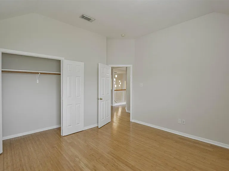15707 Sandisfield Ln — Photo 25
