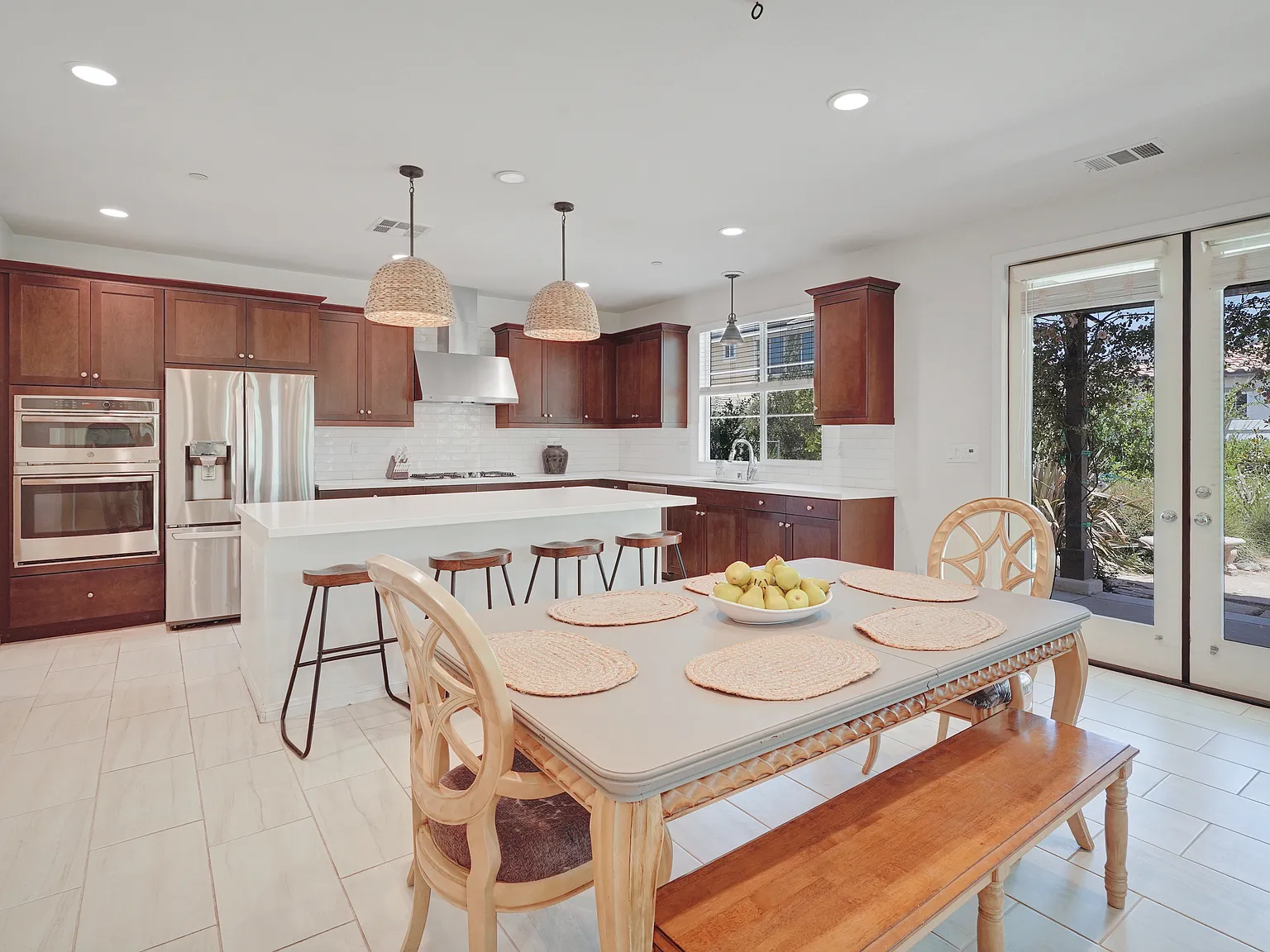 4 bed, 3177 sqft, $5,500 — Photo 1