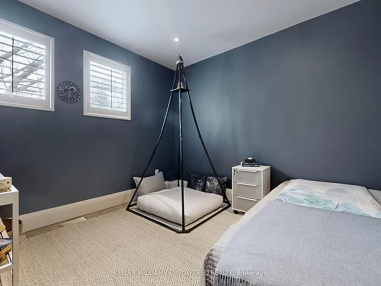 10 Webster Ave — Photo 30