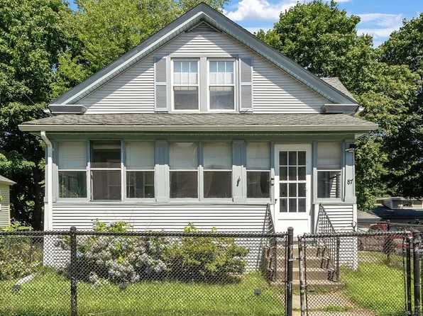 87 Henshaw St, Worcester, MA 01603