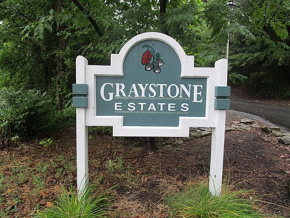 2nd image of 315 Graystone Ln