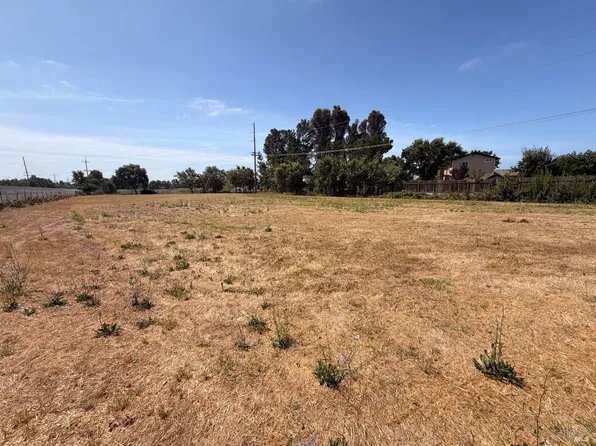 8660 Windsor Road, Windsor, CA 95492