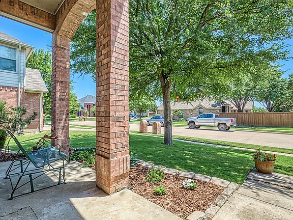 4th image of 2105 Kiowa Dr