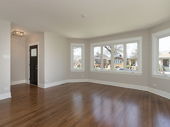 3rd image of 3125 N 77th Ave