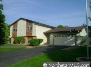 1555 Oakwood Dr, Shoreview, MN 55126