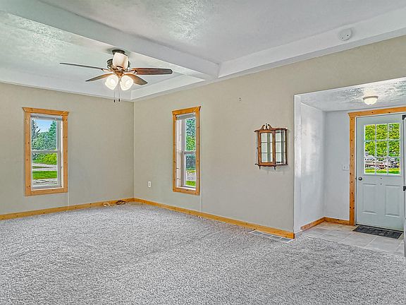5th image of 615 Waldo St