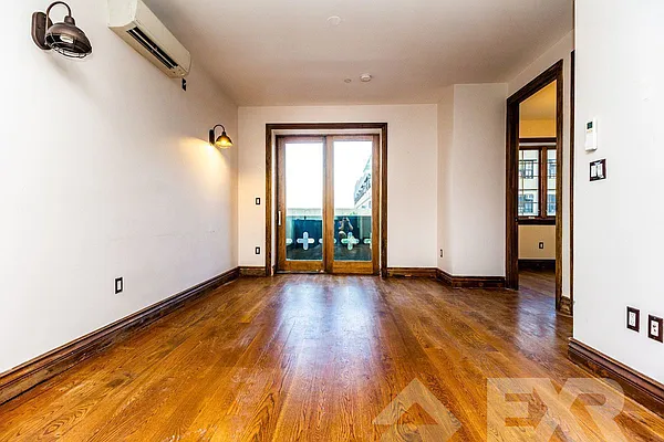 Rented by EXR | media 2