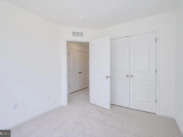 519 Fontana Cir — Photo 29