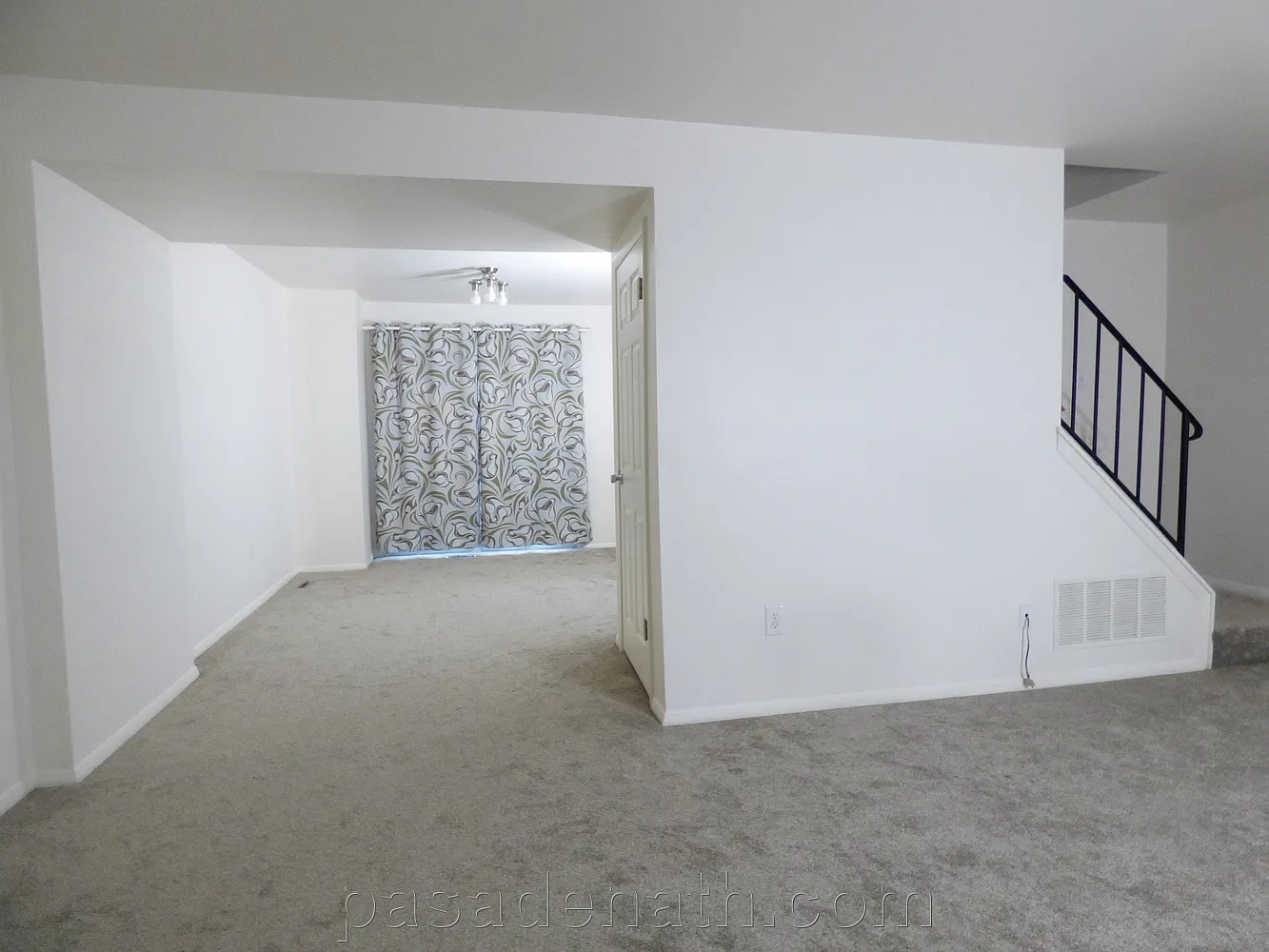 3 bed, 1.5 bath, 1200 sqft, $2,400 — Photo 2