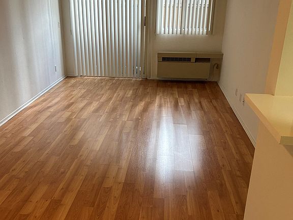 4th image of 550 S Serrano Ave APT 108