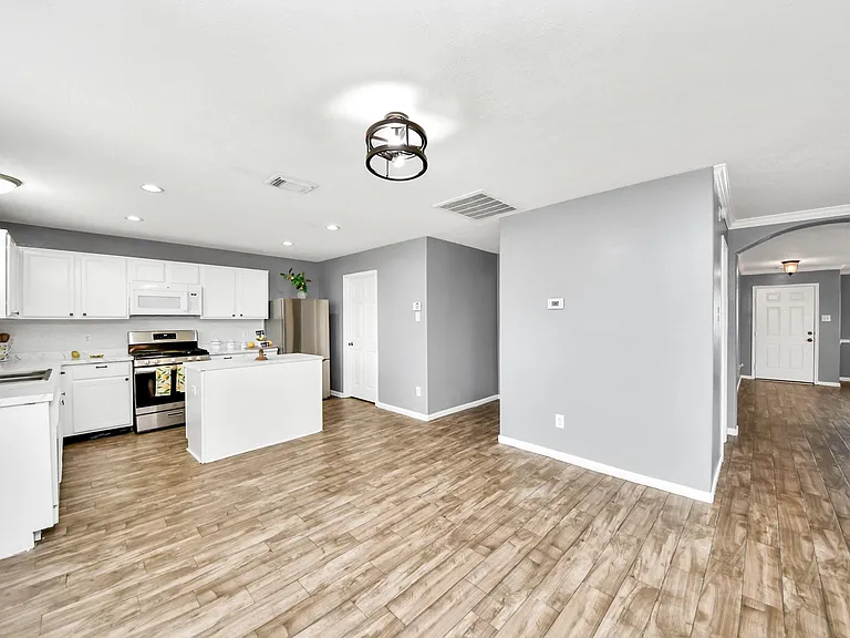 19215 Terra Forest Ct — Photo 17