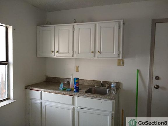 4th image of 2401 W Cesar E Chavez Blvd #3