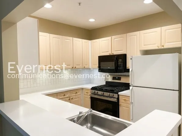 20283 Beechwood Ter Unit 201, Ashburn, VA 20147