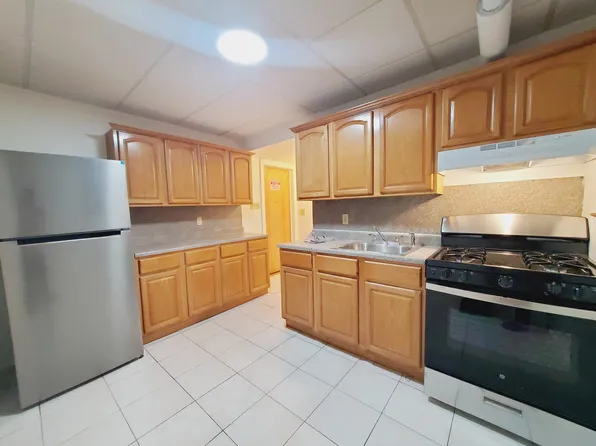177 W 48th St APT Basement, Bayonne, NJ 07002