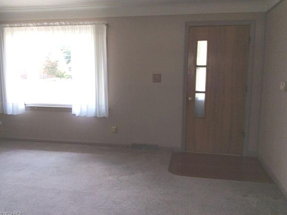 2nd image of 4632 Pinegrove Ave