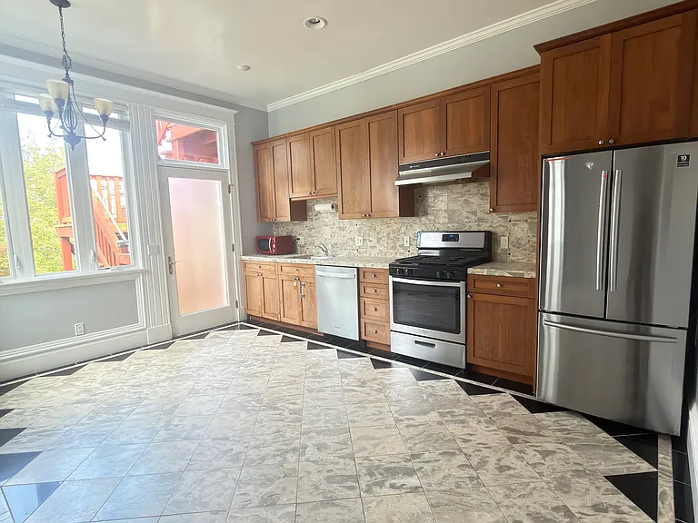 838 Shrader St #2 — Photo 1
