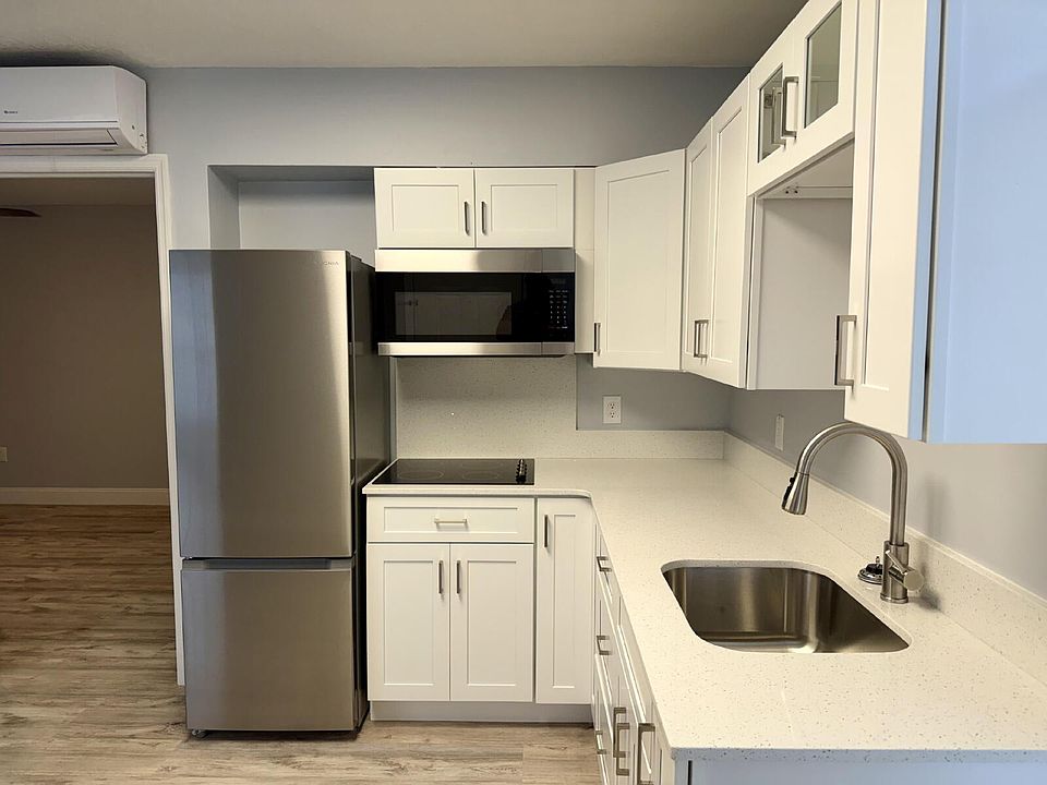 1st image of 205 Coconut Palm Way Unit B